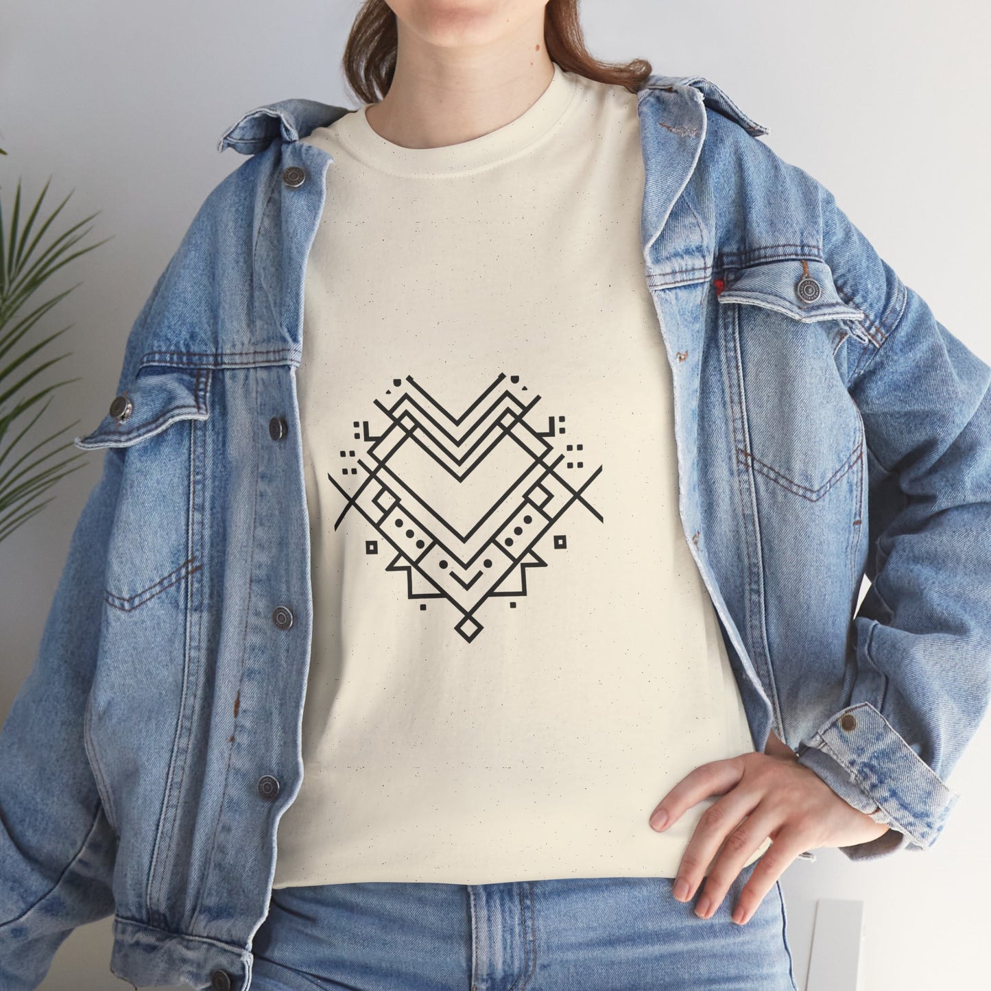 Minimal Line Art Heart Graphic T-Shirt