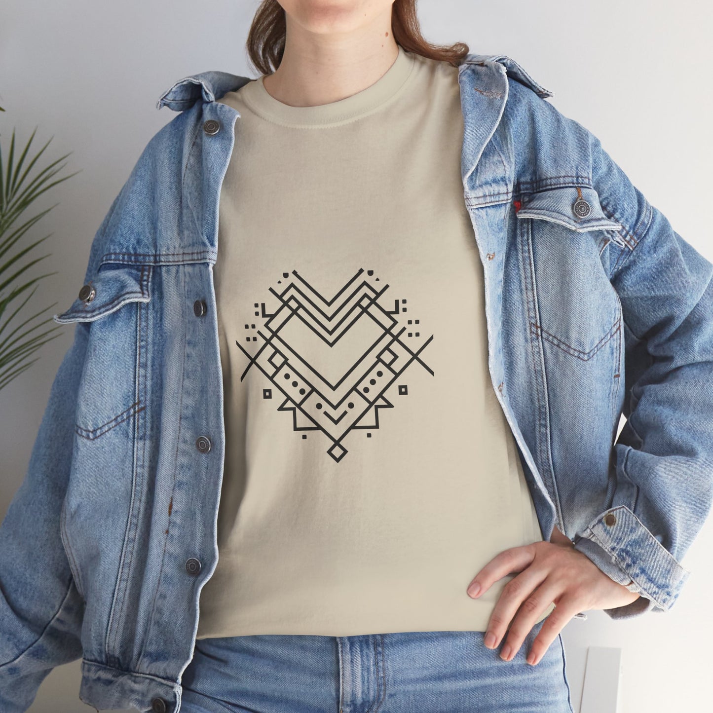 Minimal Line Art Heart Graphic T-Shirt