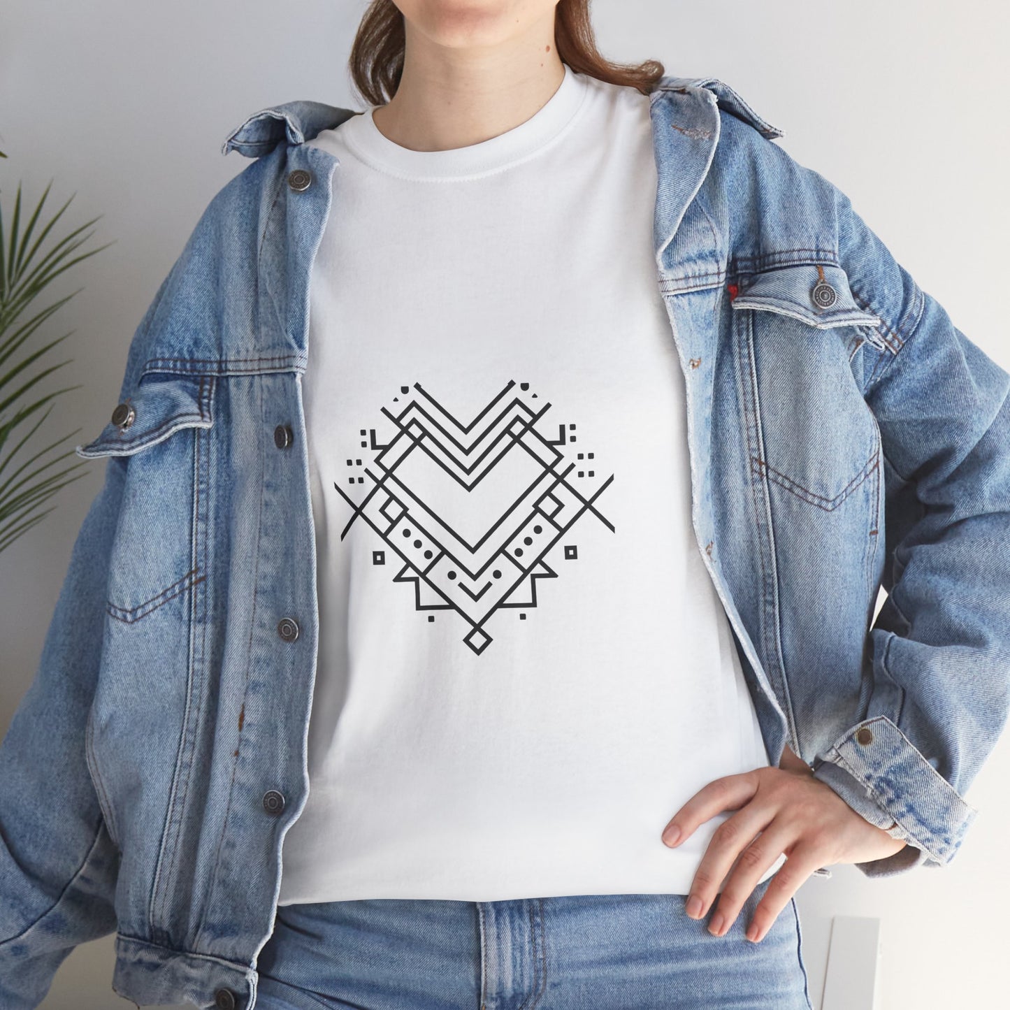 Minimal Line Art Heart Graphic T-Shirt