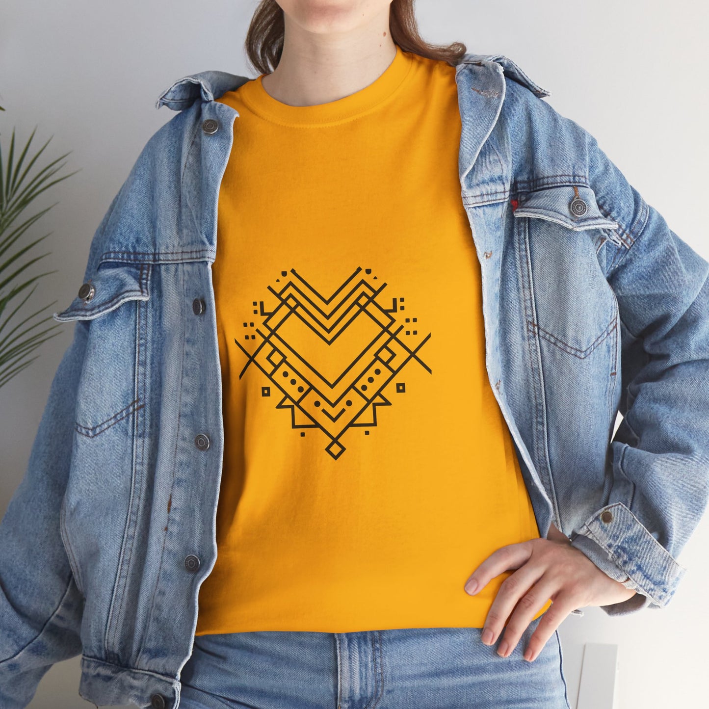 Minimal Line Art Heart Graphic T-Shirt