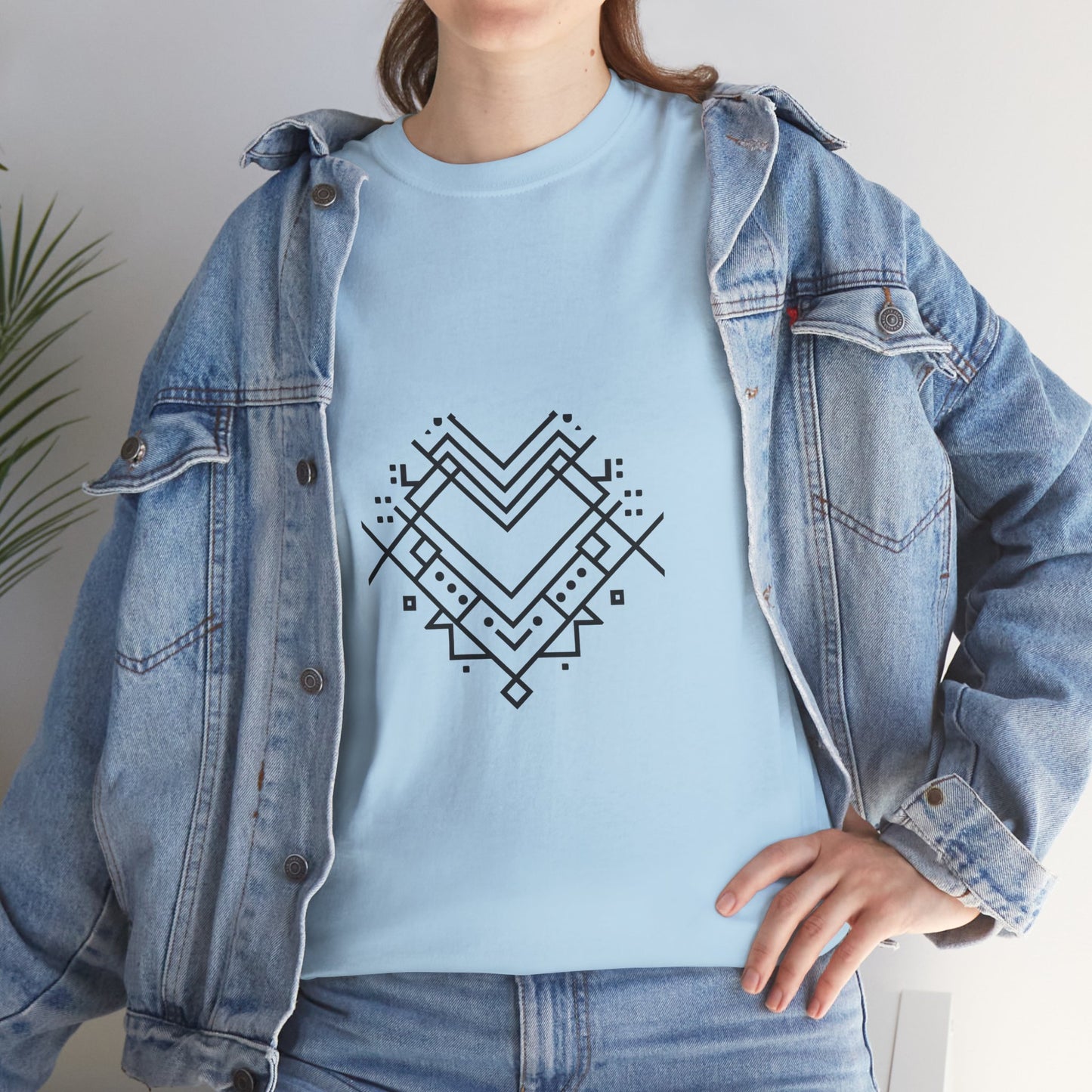 Minimal Line Art Heart Graphic T-Shirt